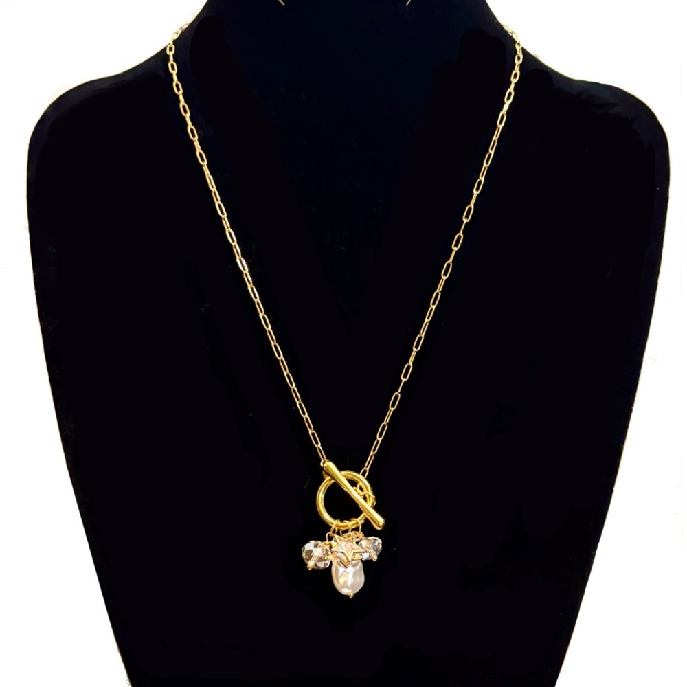 ✨NEW✨ Starry Crystals & Freshwater Pearl & Gold Chain Necklace - Picture 2 of 4